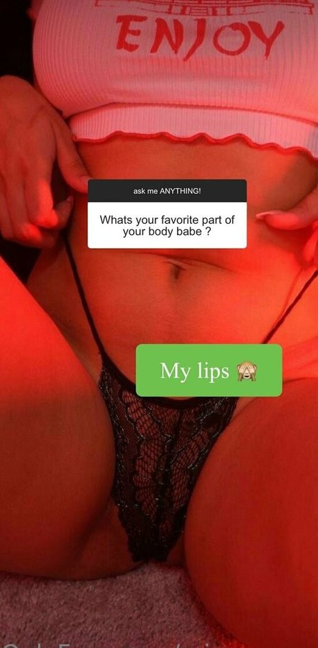 ヌード 屋外 OnlyFans 無料セックス 画像