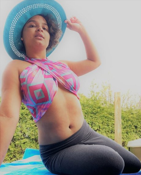 黒檀の猫オンリーファンズ アート裸 ギャラリー