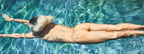 大学生のオンリーファンズ ポルノ 写真