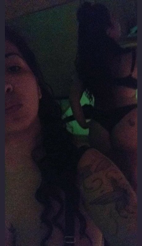 lauratavora ポルノスター 可愛い 写真