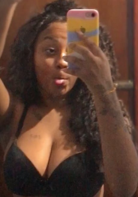 lauratavora ヌードモデル 画像