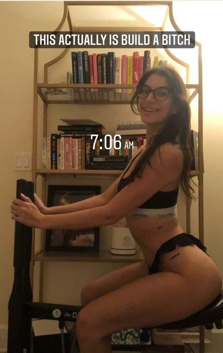 Ariana Basseri トップモデル アーカイブ