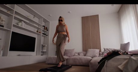 ティーン乱交OnlyFans エロ 写真