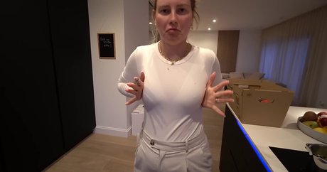 熟女クーガーオンリーファンズ ホットセックス 画像