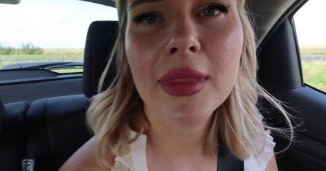 ダーティトークオンリーファンズ セックス 写真