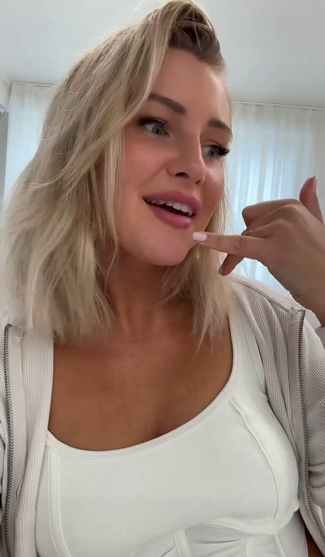 毛深いラテン系オンリーファンズ ポルノ ギャラリー