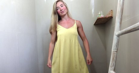 Rosie Burr 独占女優 写真