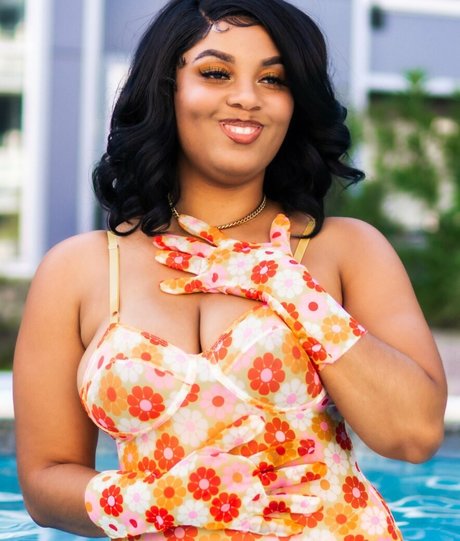 巨大なペニスオンリーファンズ 無料 画像