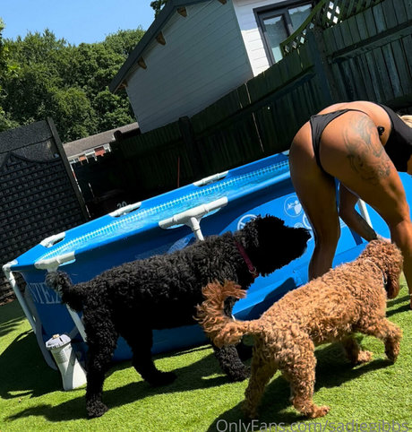 年配の熟女オンリーファンズ ポルノ 写真