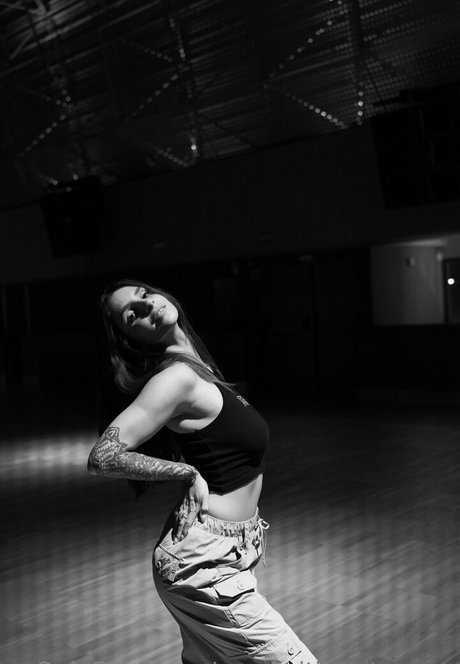 熟女のおまんこオンリーファンズ ホットポルノ 写真