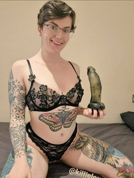 ジンジャートゥインクオンリーファンズ セクシー 写真