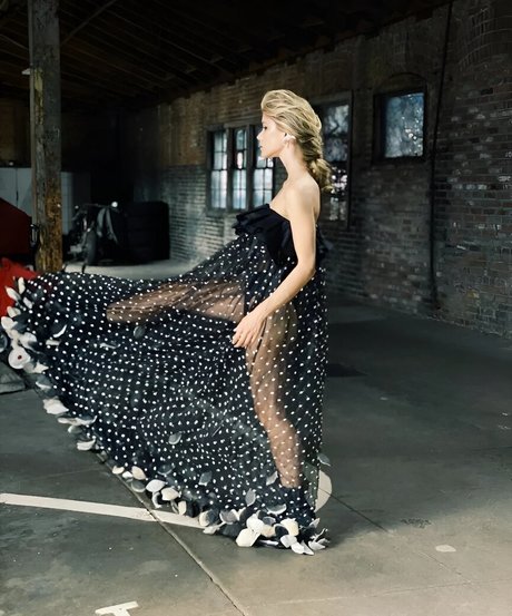 Erin Moriarty ヌードモデル アーカイブ