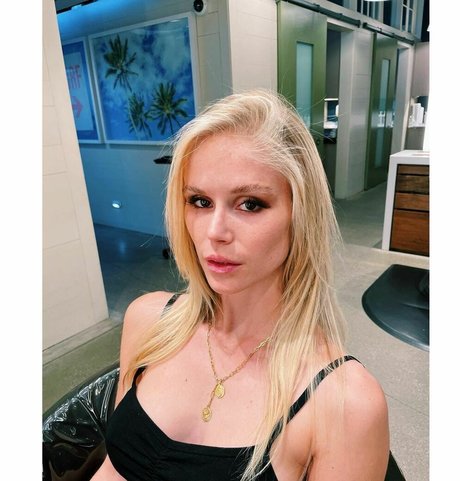 Erin Moriarty アダルトスター 写真