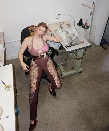 アジア人女性OnlyFans ホットポルノ 写真