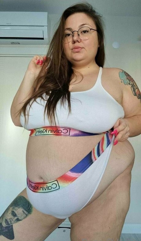 アジア人のティーンの足 オンリーファンズ ホット 画像