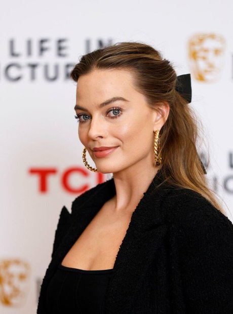 金髪クーガーオンリーファンズ 限定 写真