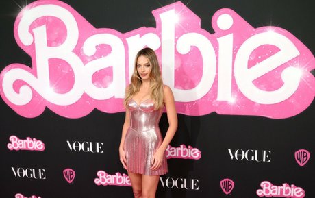 Margot Robbie ポルノモデル 画像