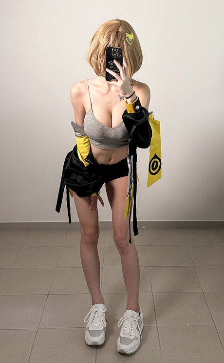 ボールズオンリーファンズ ポルノグラフィック 画像