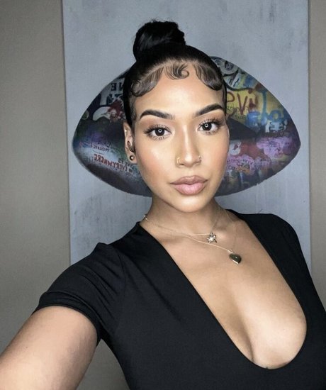 virdiisunique ヌードモデル 画像