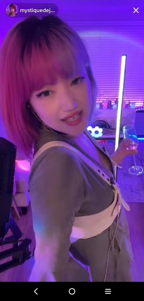 曲線美の黒檀オンリーファンズ アートxxx 画像