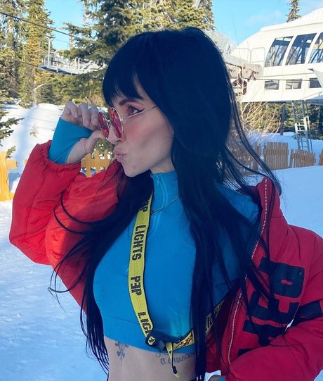 BBW パウグ オンリーファンズ アートヌード ギャラリー