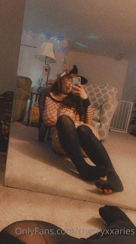 cherryxxaries ポルノ女優 画像