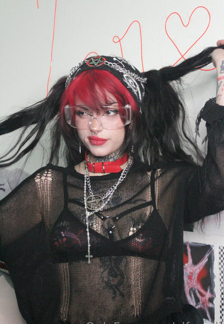 パウグプリンセスOnlyFans エロチック 画像