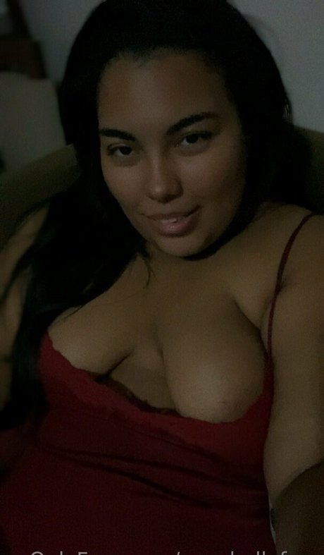 巨乳ティーンオンリーファンズ ホット裸 画像