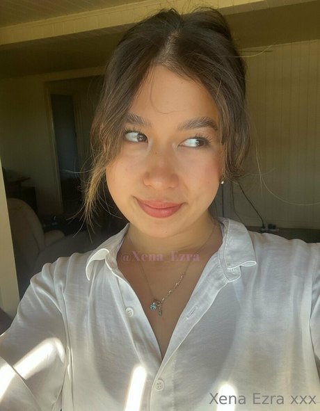 xena ezra エロティックなモデル 画像