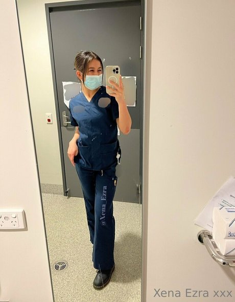 xena ezra エロティックなポルノスター 画像