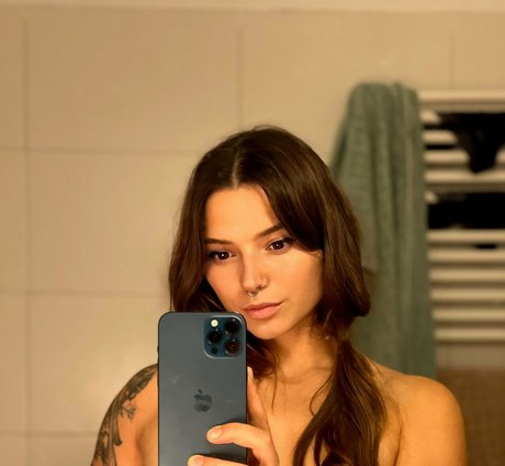 ぽっちゃり 主観視点 OnlyFans ホットセクシー 写真