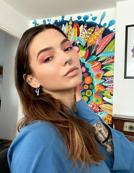 アジアンゴス オンリーファンズ ポルノ 画像