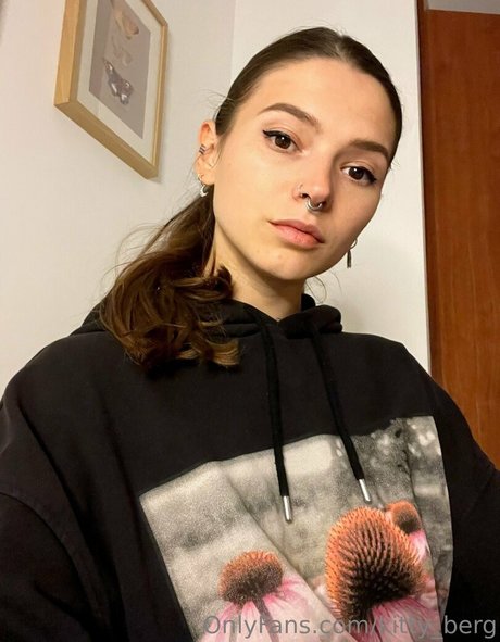 男性TikTokスターOnlyFans ホットヌード 写真