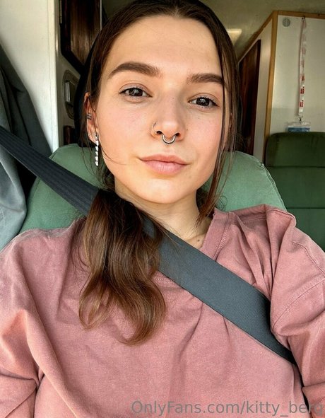 プリティオンリーファンズ ポルノ 写真