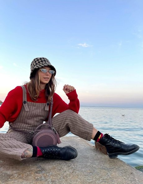 アナル舐めオンリーファンズ 無料ヌード 画像