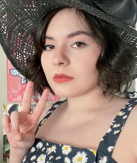 アジアンゴス オンリーファンズ 美しい 写真