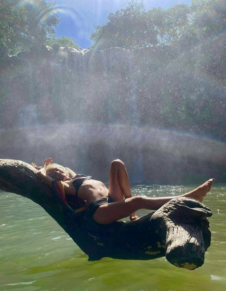 逆騎乗位 オンリーファンズ セックス 写真