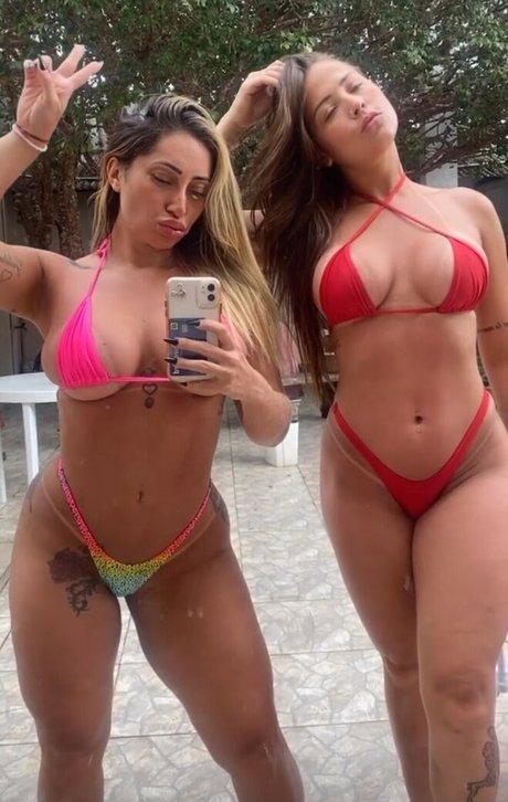 巨乳の赤毛オンリーファンズ 美しい 写真