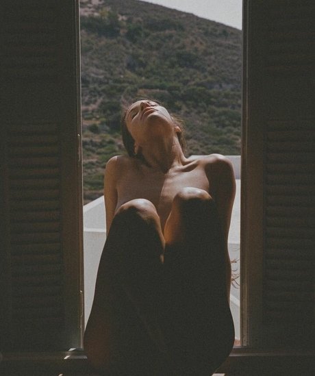 Francesca Pey 完璧なスター 写真