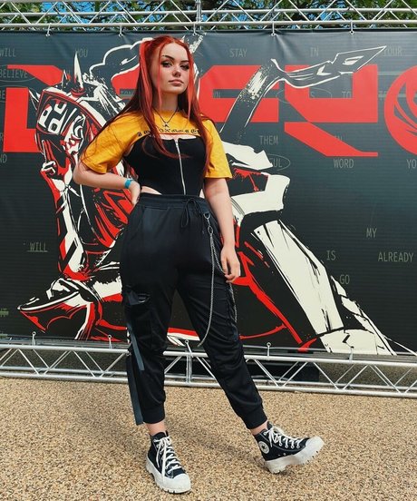 Proxyfox 無料モデル 写真