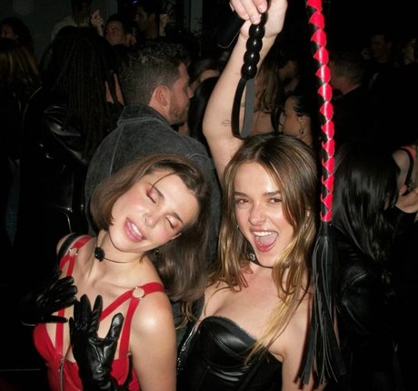 赤毛のソロOnlyFans アート裸 写真