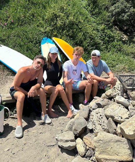 小柄なBBC OnlyFans セクシーヌード 写真