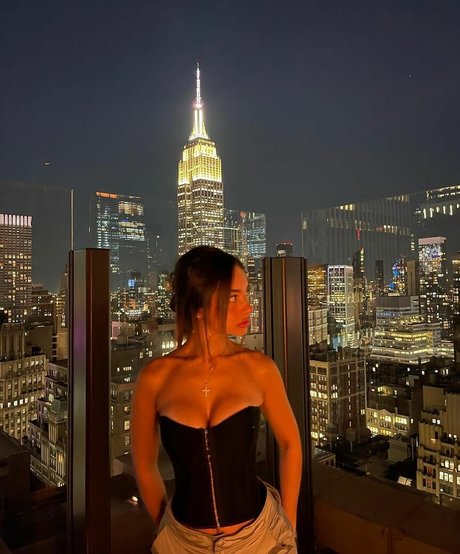 Dani Torres ヌードモデル アーカイブ