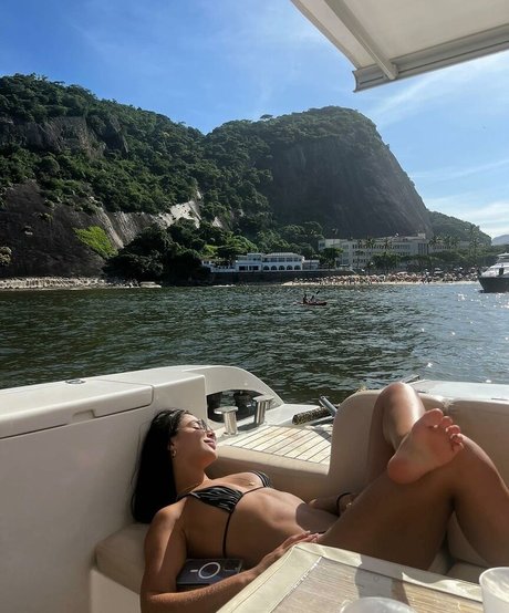 Gabriela Versiani HDモデル 画像