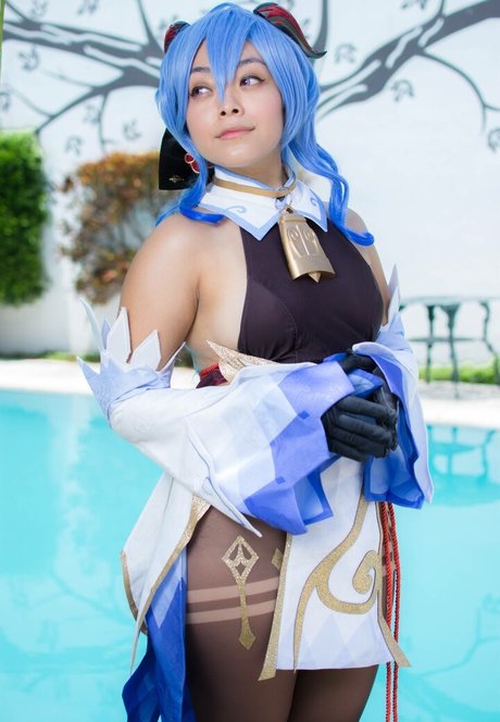 Hitomi Locks 完璧なスター 写真