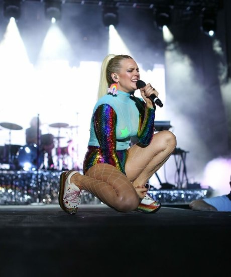 男性TikTokスターOnlyFans 無料エロ 画像