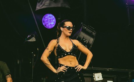 Tove Lo xxxスター アーカイブ