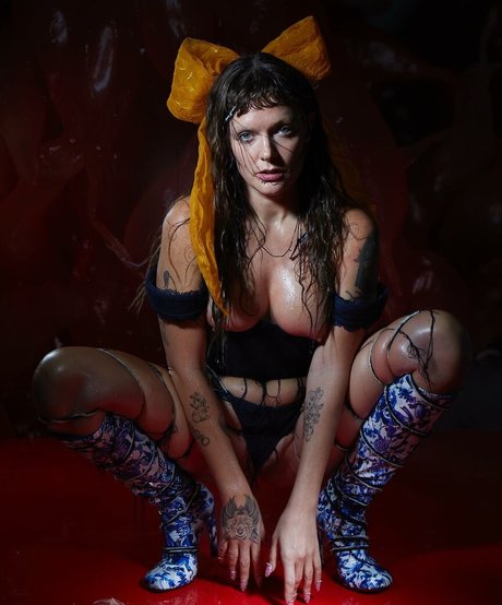 Tove Lo 無料スター アーカイブ