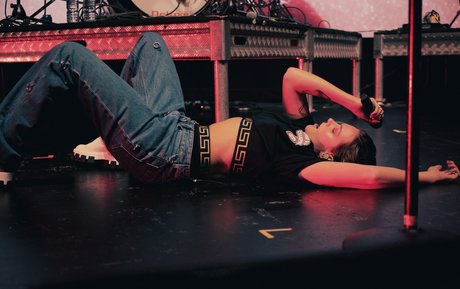 Tove Lo ポルノスター セックス ギャラリー