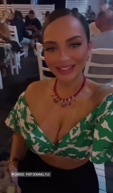 Karina Atavenitia 無料モデル 画像